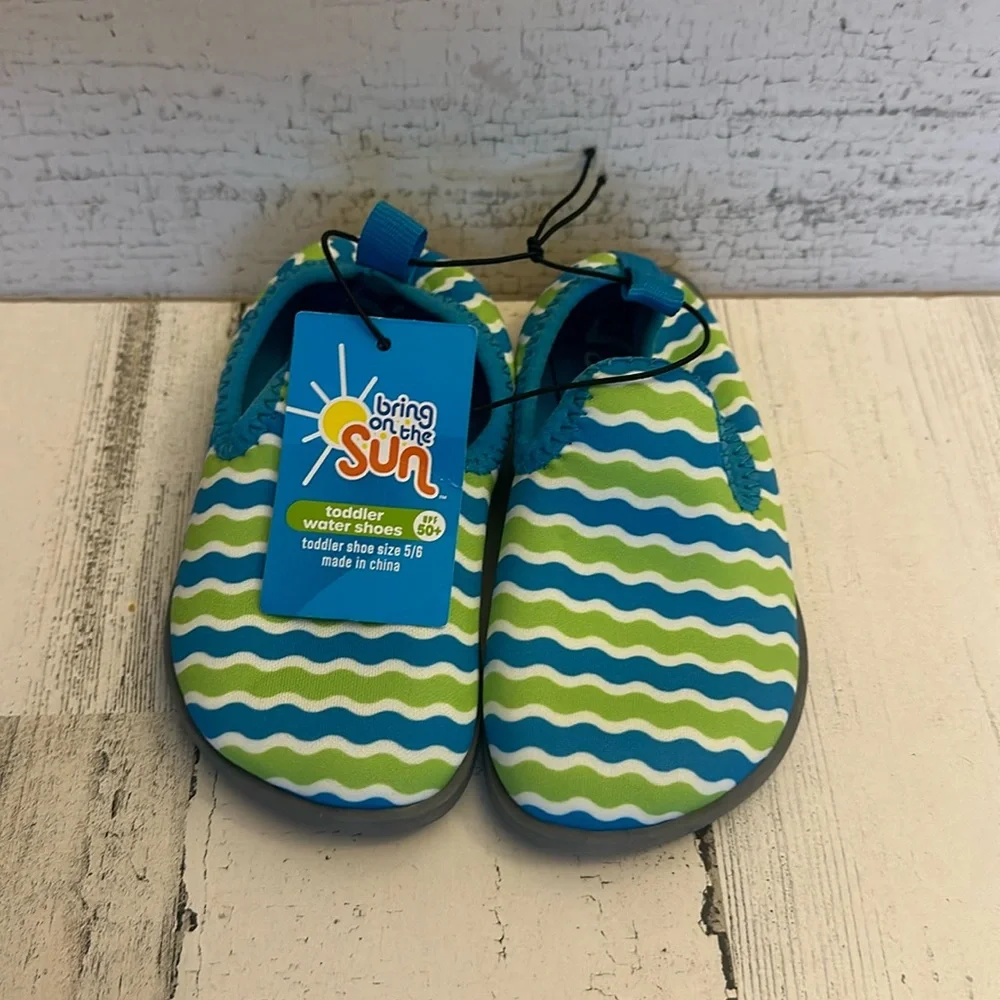 Toddler Water Shoes Size 5/6 NEW